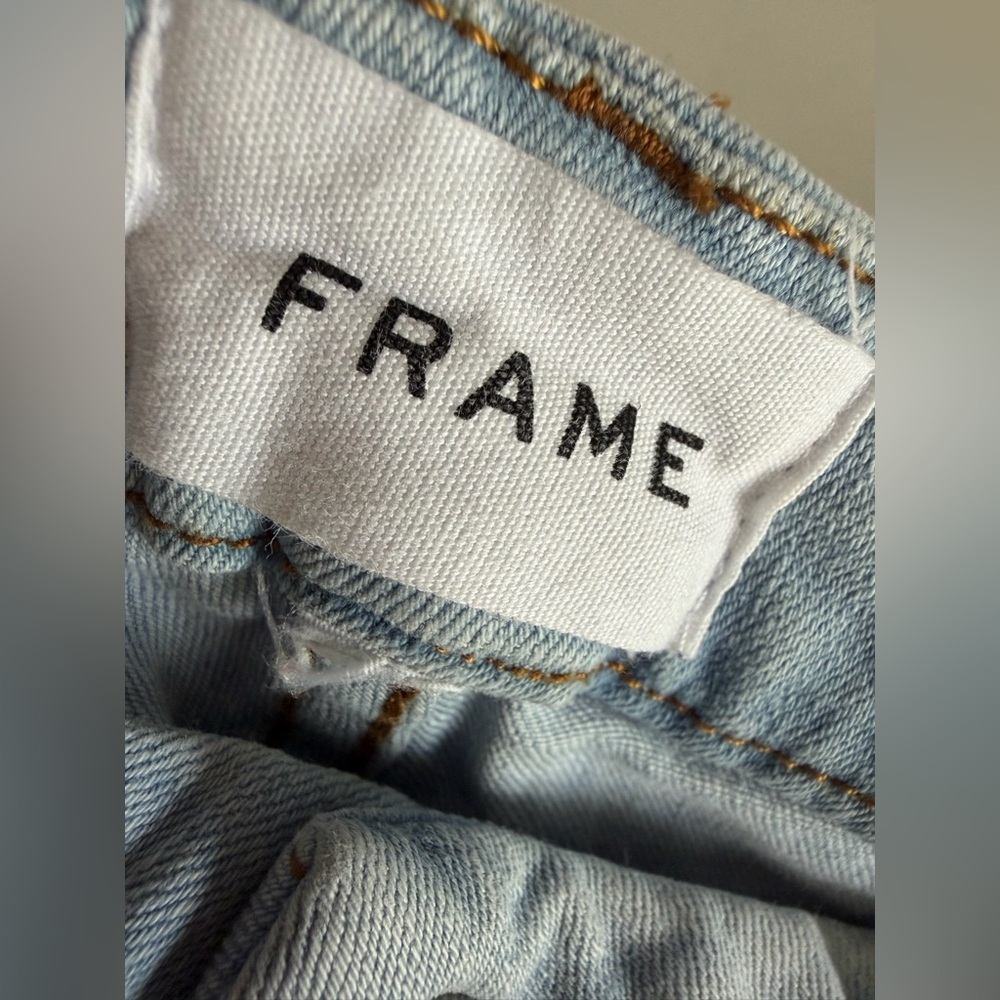 Frame‎ Denim Light Wash Cropped Jeans - Picture 4 of 9